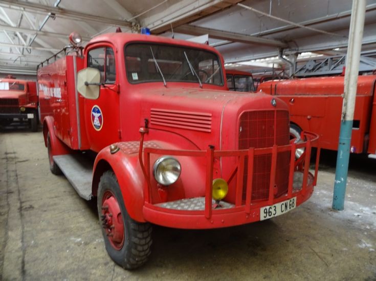 MB-L Airport Powder Tender
