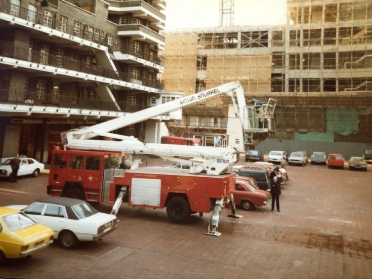 Shelvoke/CFE SS220 HP Lambeth GYW665W