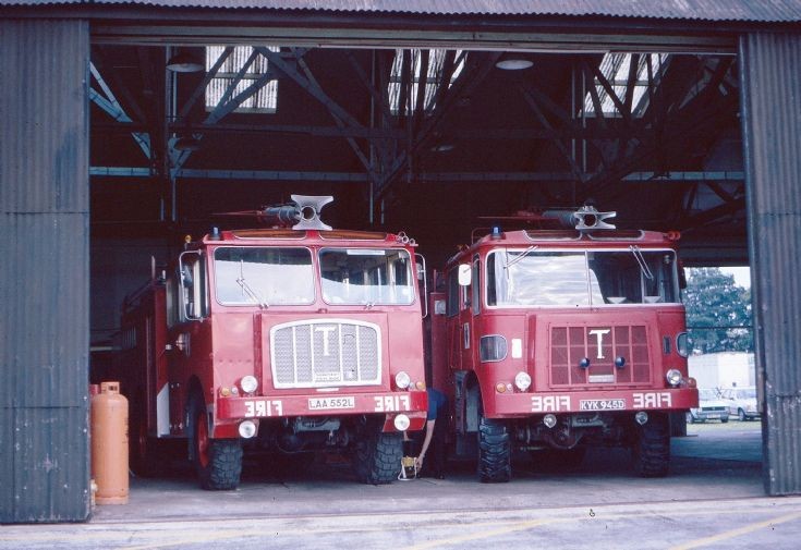 Thornycroft Nubian Major LAA 552L & KYK 945D 