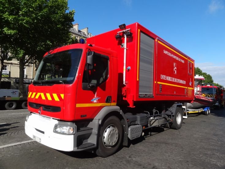 Renault - Prime Mover with HAZMAT pod