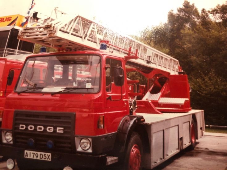 Fire Engines Photos Dodge G16/Merryweather XRL TL A179DSX Fife