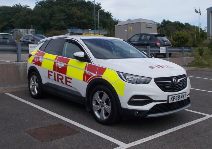 Vauxhall command Car KP68MYT