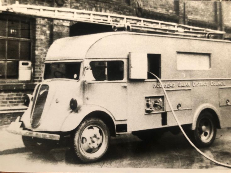1939 Fordson 7V HrT Holyhead UDC