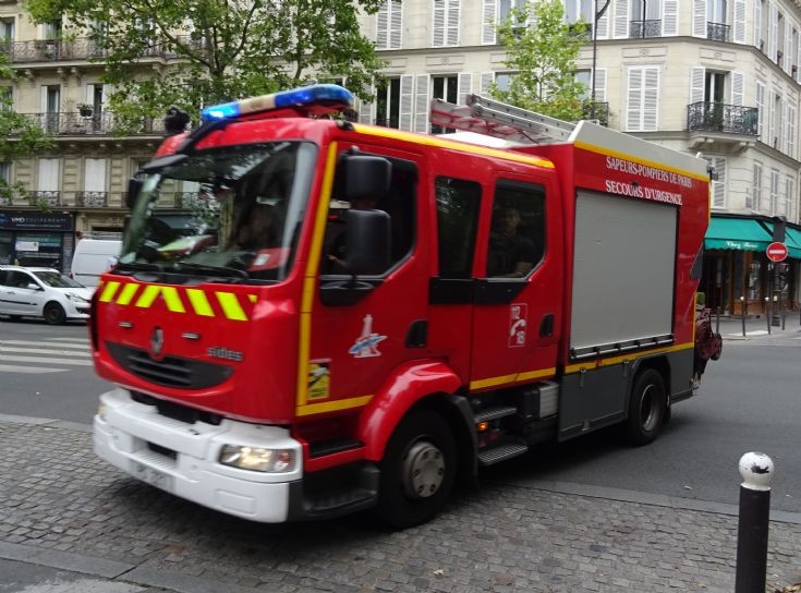 Renault - Sides Light Pump-Ambulance