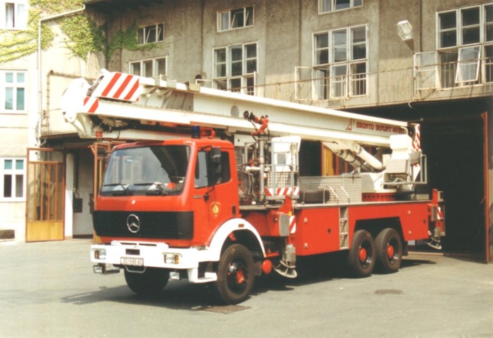 hydraulic platform MB Bronto JVP Zagreb HR