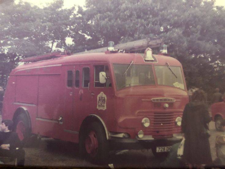 Commer QX Carmichael WrT 728DRM
