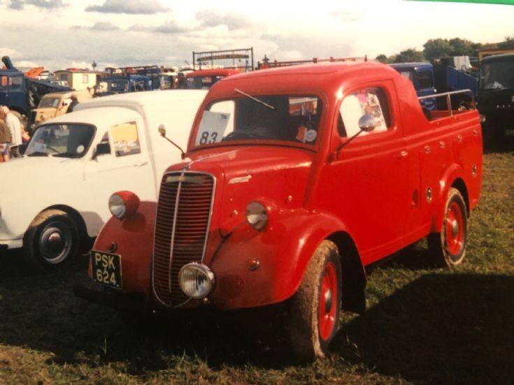 Ford E83w Fire Armour towing veh PSK624