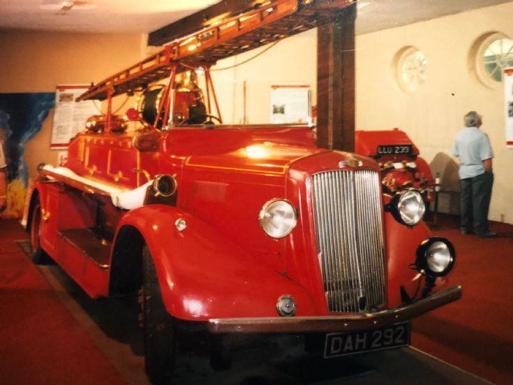 Morris Commercial Merryweather P DAH292