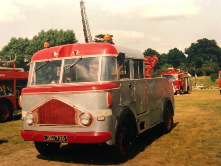 JSU720 Bedford A5S Miles ex Herts