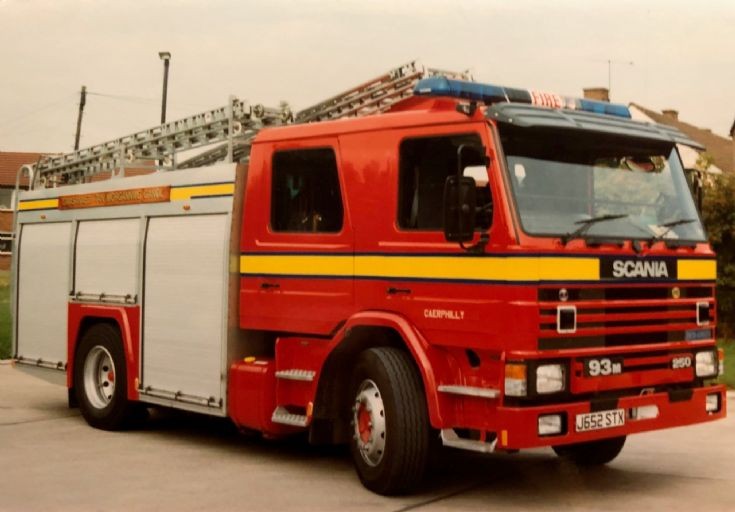 J652STX Scania 93M/HCBA WrL Mid Glamorgan