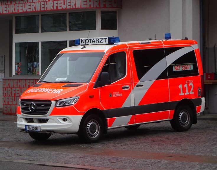 MB-Binz - NEF EMS van