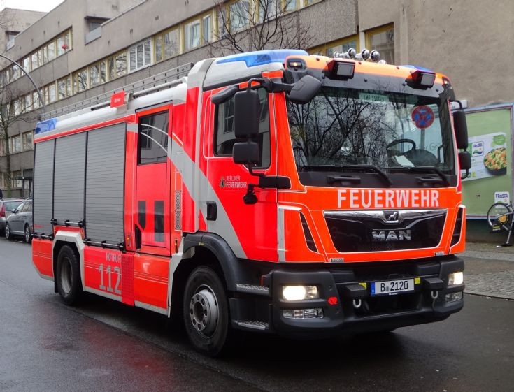 MAN-Rosenbauer LHF 20/12 Rescue Pump