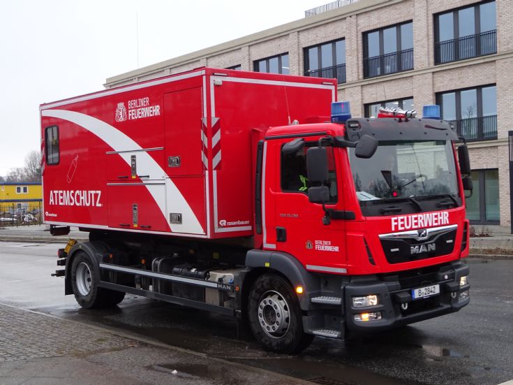 MAN-Rosenbauer Prime Mover with BA pod