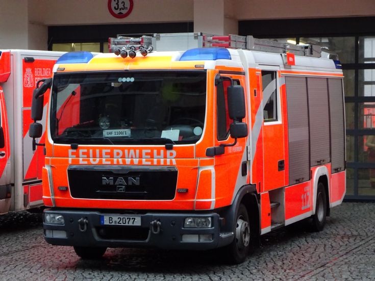 MAN-Rosenbauer LHF 20/12 Rescue Pump