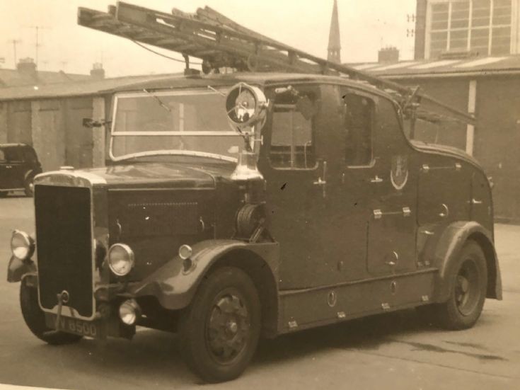 VV8500 Leyland Cub pump Northampton