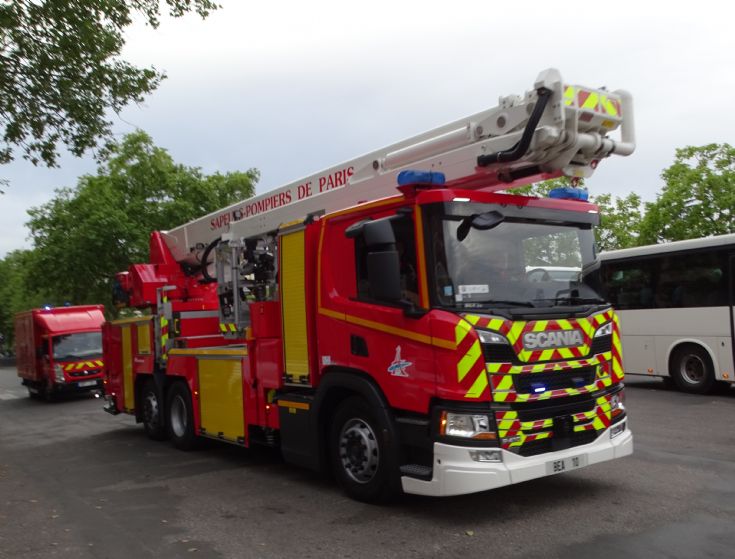 Scania-Rosenbauer BEA10 - Skylift 42m