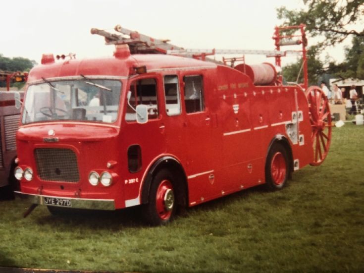 JYE297D Dennis F106 DPL London