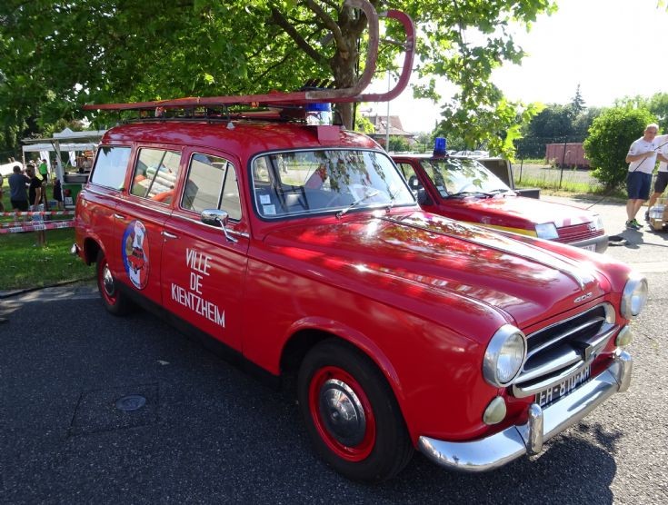 Peugeot 403 - First Responder