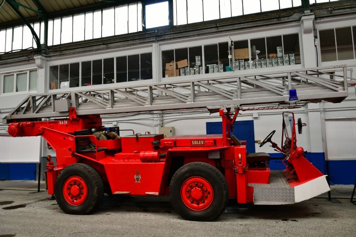 Salev-Riffaud L24m 4x4