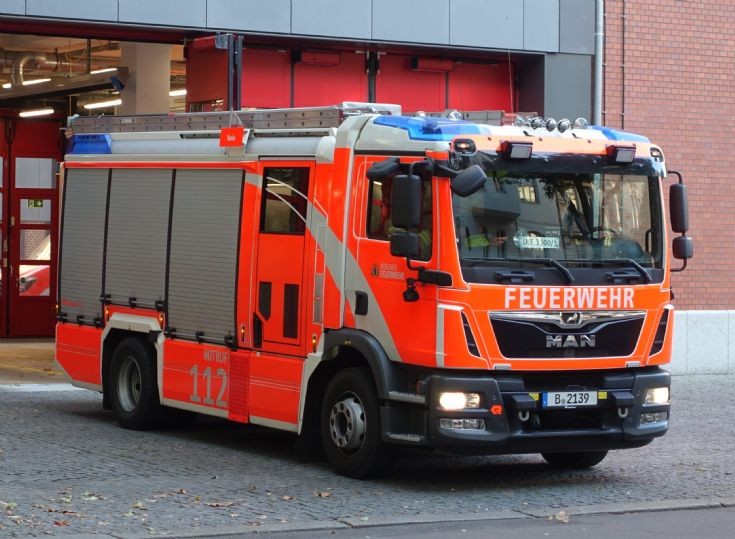 MAN-Rosenbauer LHF 20/12 Rescue-Pump