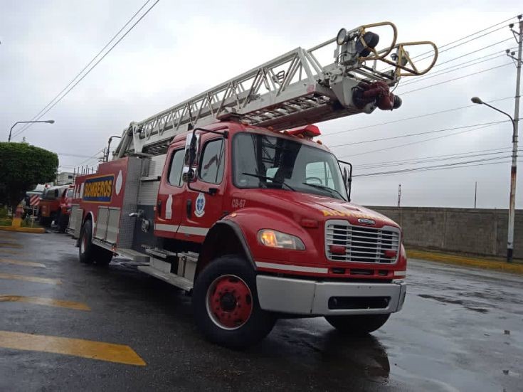  Freightliner Rosenbauer TL