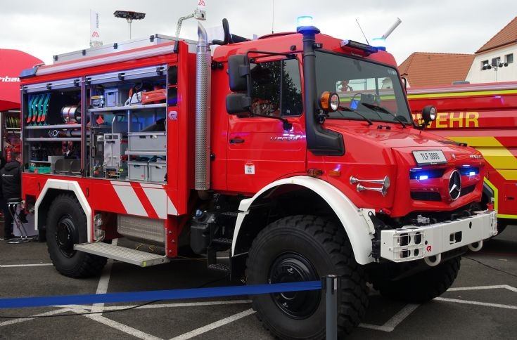 MB-Unimog - Rosenbauer – TLF3000 Pump-Tanker 