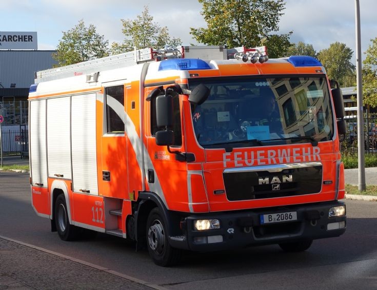 MAN Rosenbauer LHF 20/12 Rescue-Pump