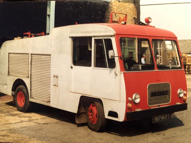997NUO Bedford J2/HCB HRT Devon