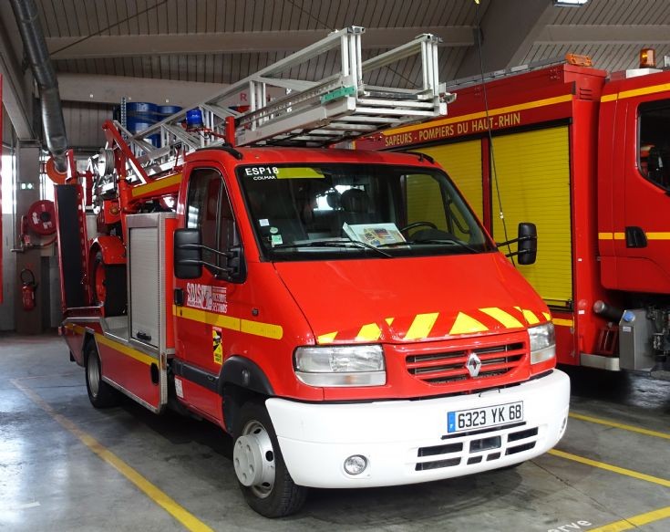 Renault-Charton Escape ladder 18m