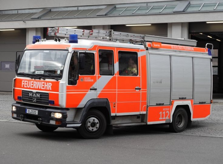 MAN Rosenbauer LHF 16/12 Rescue-Pump