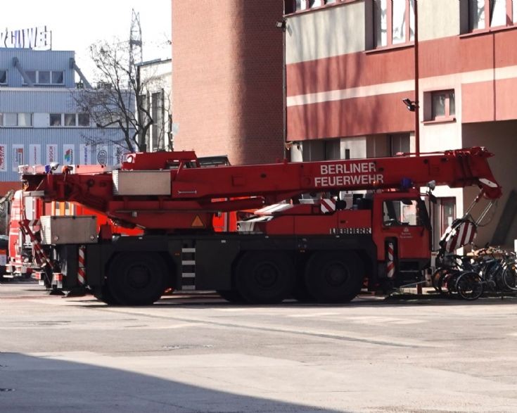 Liebherr - Crane 