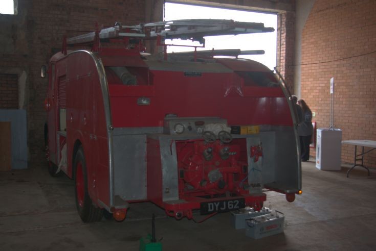 Commer QX Carmichael DYJ62