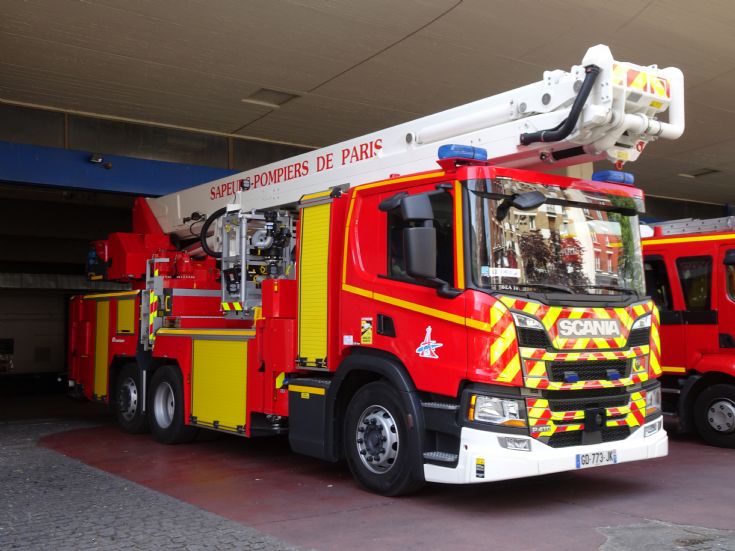 Scania-Rosenbauer CBEA - Skylift 42m