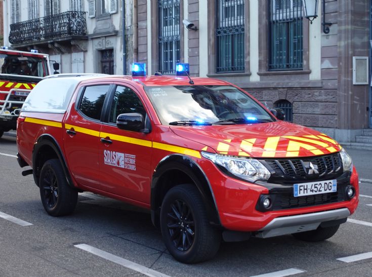 Mitsubishi - VLHR Offroad car