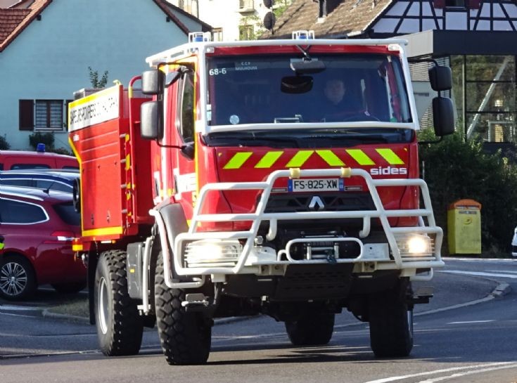 Renault-Sides - CCF Brush Fire Tender 