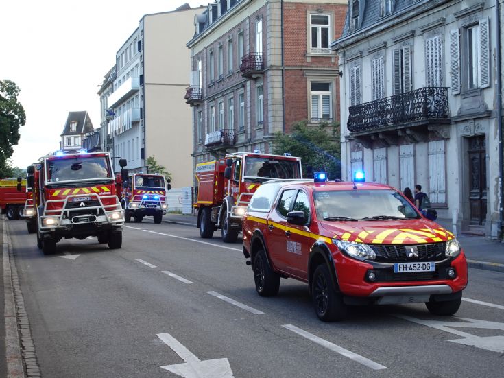 Renault-Sides & Mitsubishi - Brush Fire attack gro