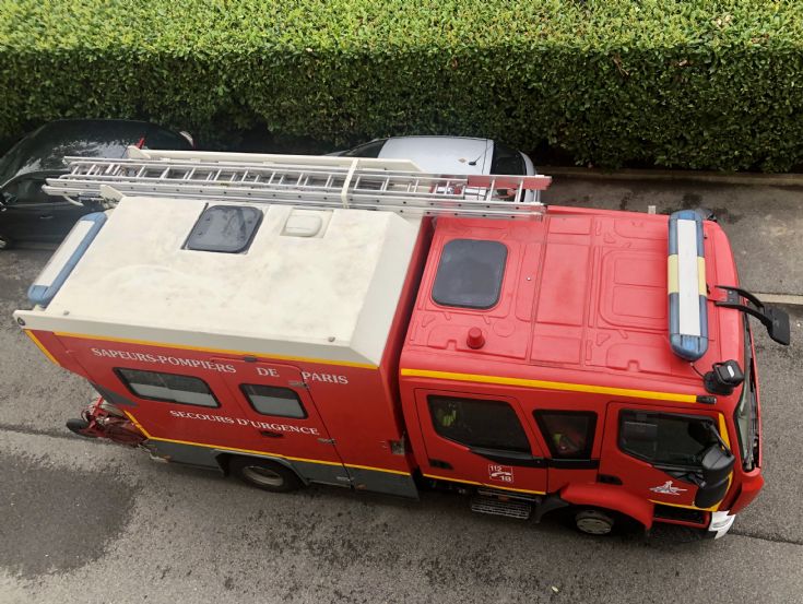 Renault - Sides PS220 Pump-Ambulance