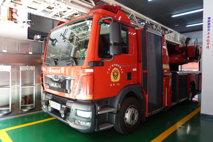 MAN-Rosenbauer TTL32
