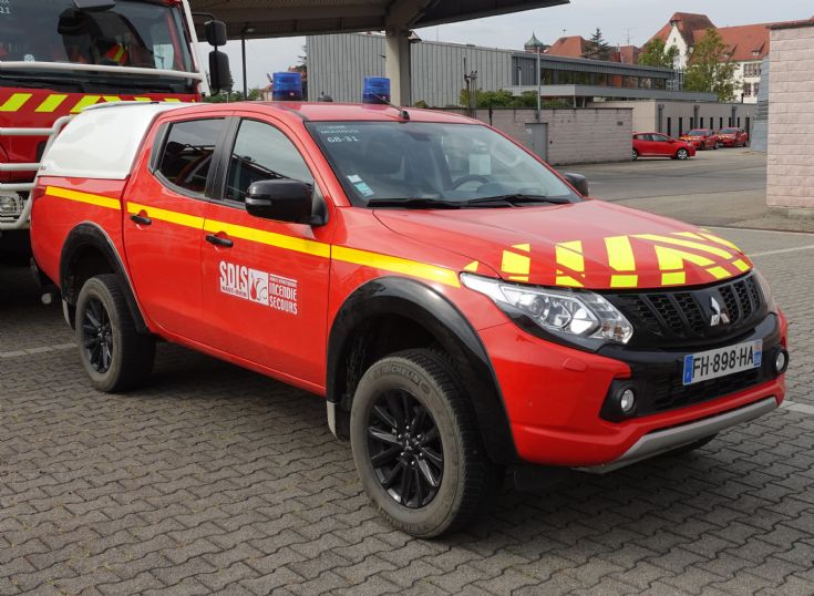 Mitsubishi - VLHR Offroad car