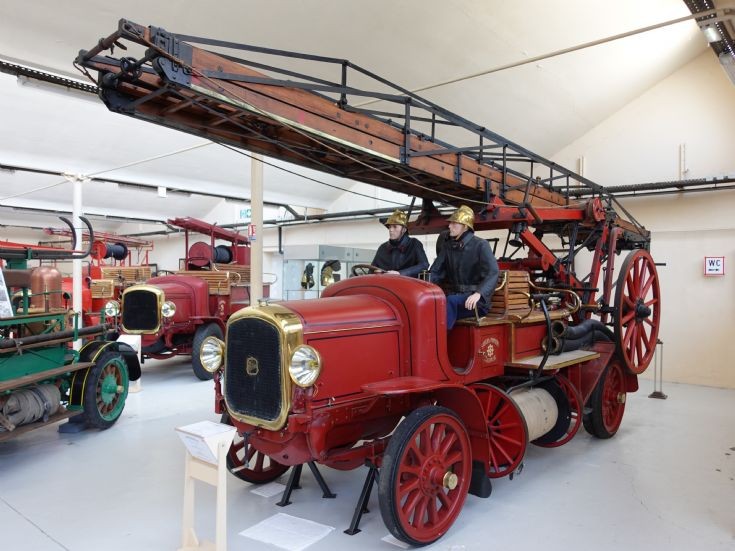 Delahaye- Magirus APE Pump-Escape 