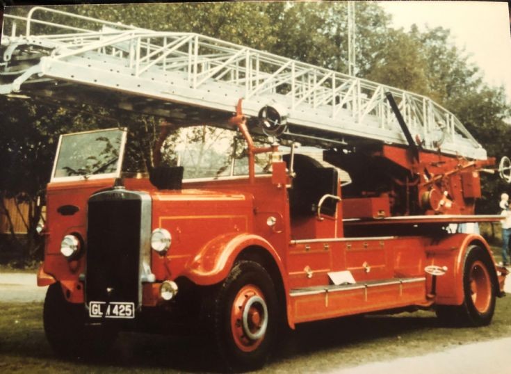 GLW425  Leyland TD7 M'weather TL