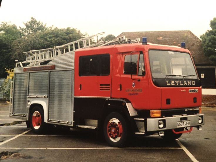 E507JFH Leyland Freighter F&W WrL Gloucs