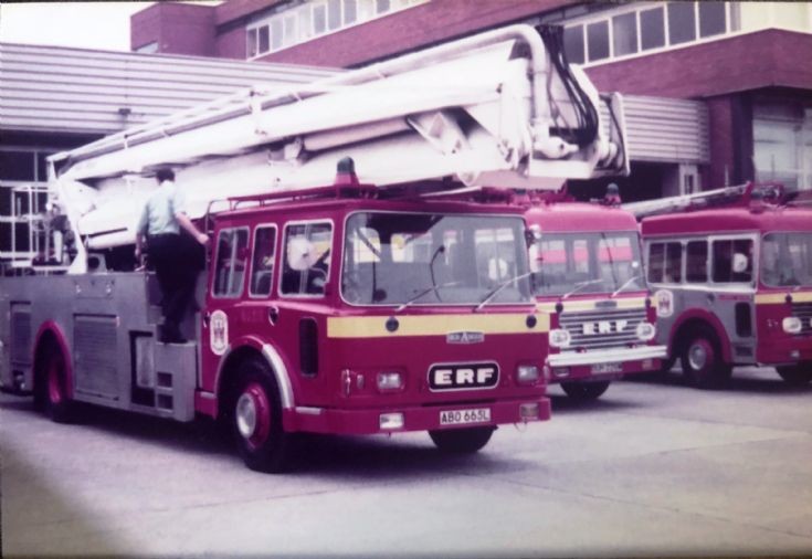 ERF 84RS/HCBA HPSS85 Cardiff ABO665L