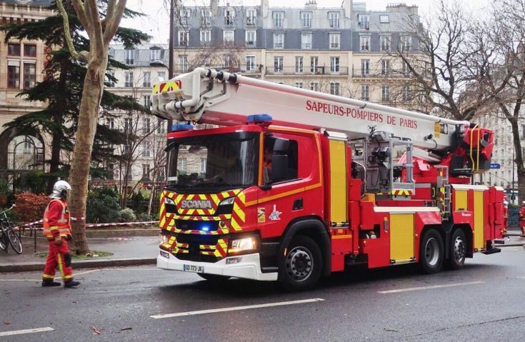 Scania-Rosenbauer CBEA - Skylift 42m