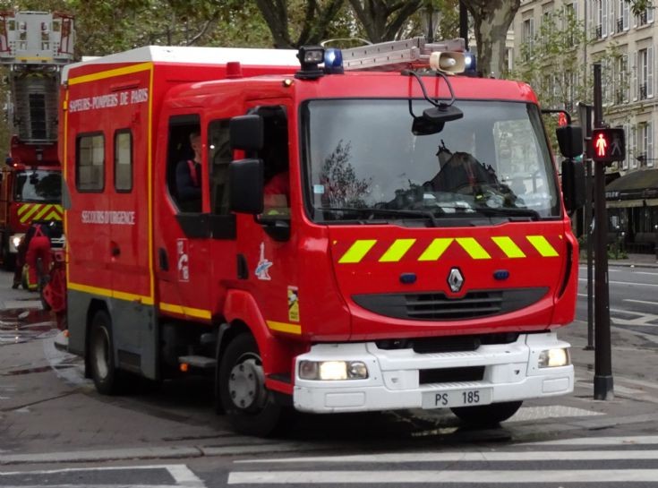Renault - Sides PS185 Pump-Ambulance