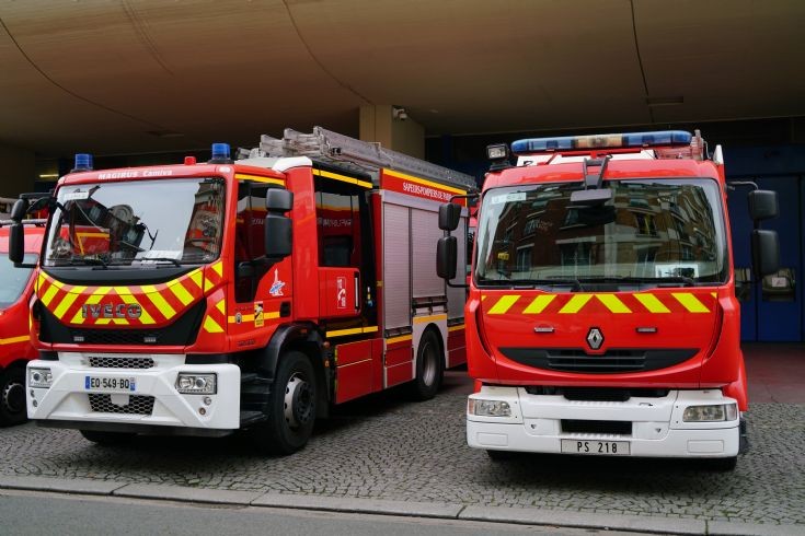 Iveco-Magirus/Camiva & Renault-Sides