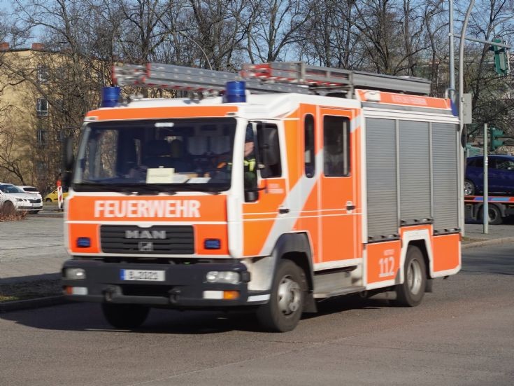 MAN Rosenbauer LHF 16/12 Rescue-Pump