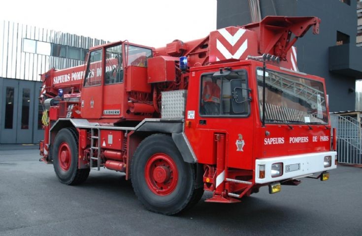 Liebherr LTM1030 - Crane