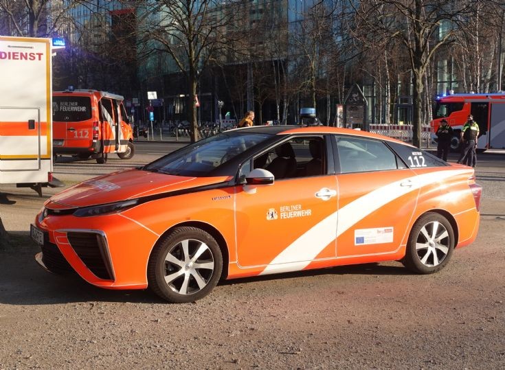 Toyota - eELW – Press HQ Officer Electric Car