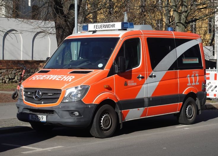MB-Binz Jobs-Information Van